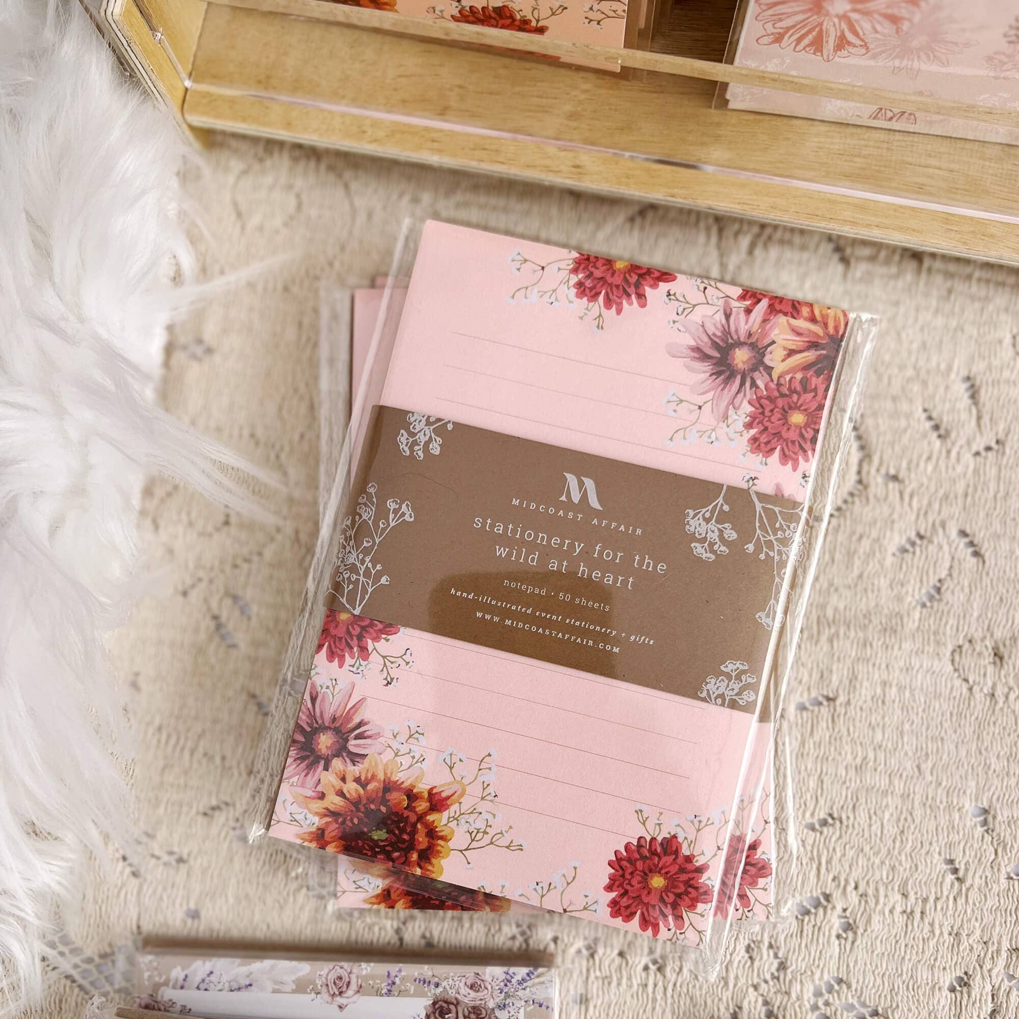 Mums + Baby's Breath Pale Amber | Notepad: 4.25" x 6.25" Notepad